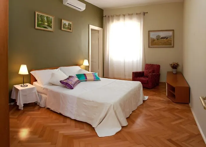 Gianina Apartment