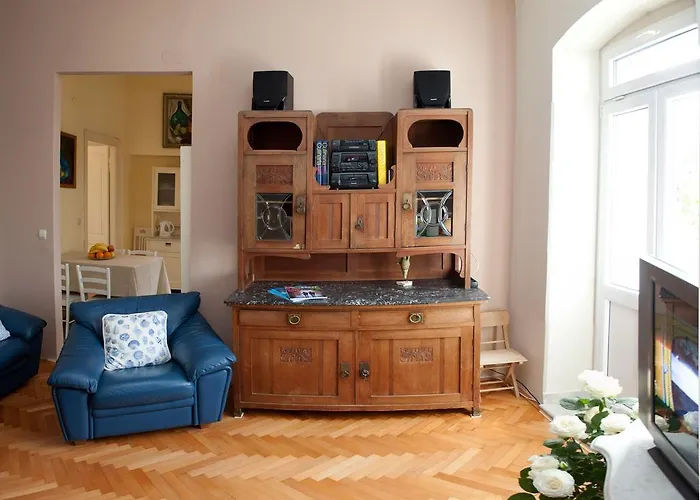 Gianina Apartment